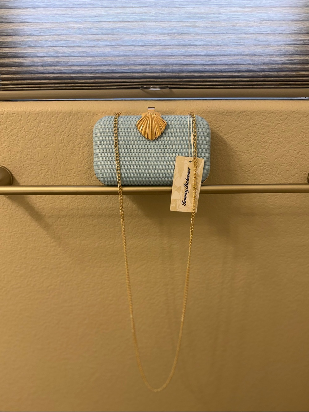 Tommy Bahama Light Blue Woven Shell Clutch with Gold Chain NWT - Picture 5 of 12
